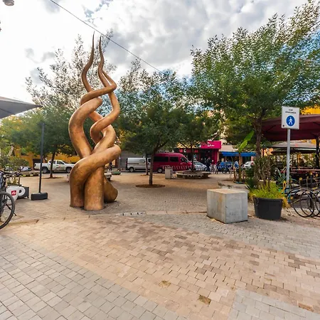 The Funky By Pikhost Apartamento Tirana